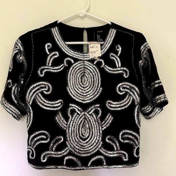 NWT Women’s Forever 21 Black with Silver Sequin 100% Polyester Top Size Small - Picture 1 of 7